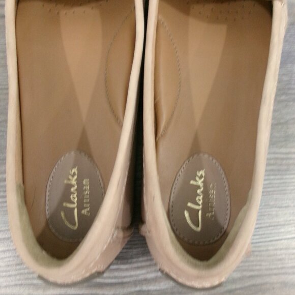 Like New Clarks Artisan Suede Leather Tan Driving Loafers with Gold Studs 9 - Picture 9 of 15